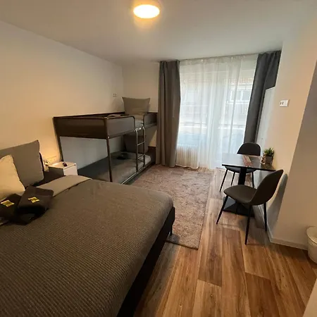 Hub 13 - Mit Balkon Hostal Karlsruhe