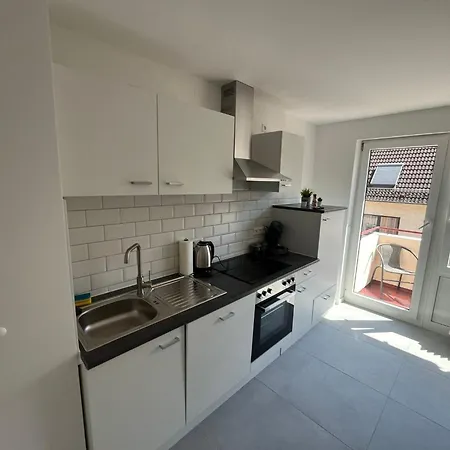 Hub 13 - Mit Balkon Hostal
