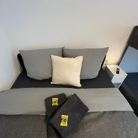 Hostal Hub 13 - Mit Balkon