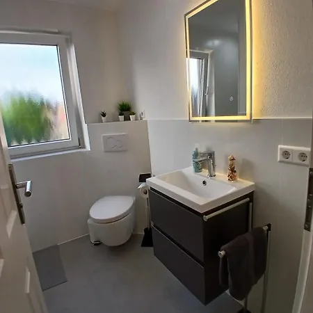 Hub 13 - Mit Balkon Hostal
