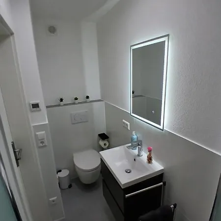 Hostal Hub 13 - Mit Balkon *